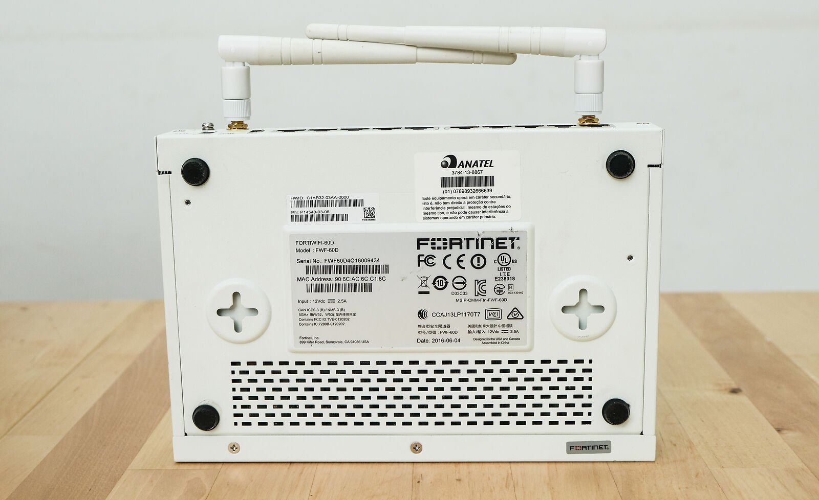 Fortinet FortiWiFi 60D Firewall, VPN Router - Shopelektronik.at